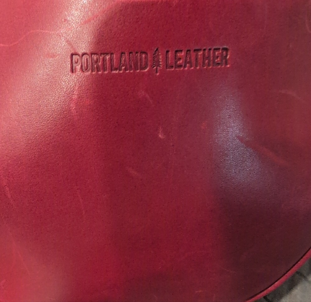 Round Crossbody Bag in Burgundy - Portland leather Goods - Picture 2 of 6